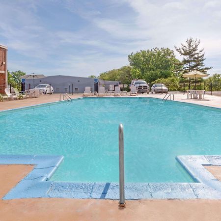 Travelodge By Wyndham Jackson Bagian luar foto