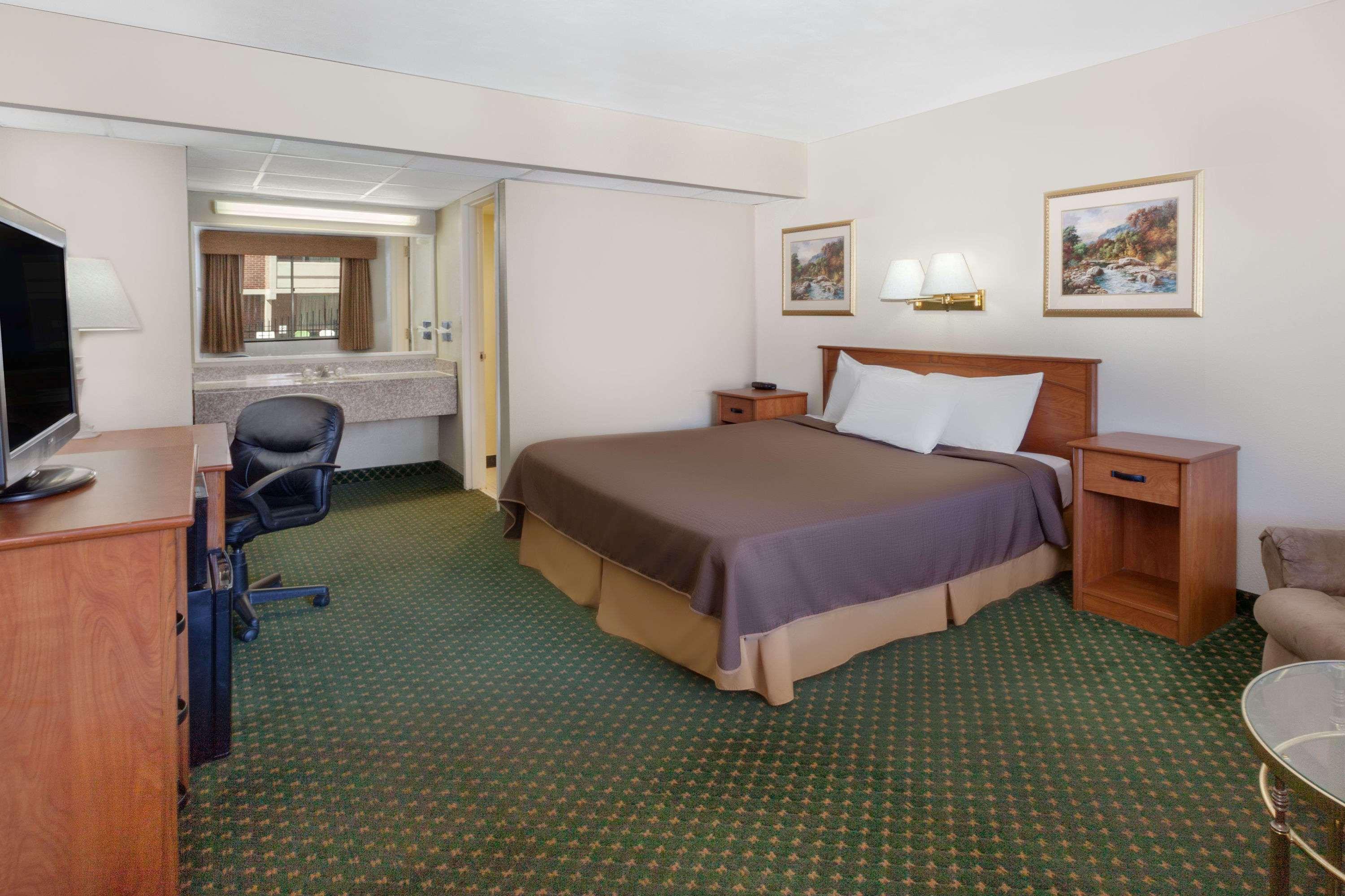 Travelodge By Wyndham Jackson Bagian luar foto