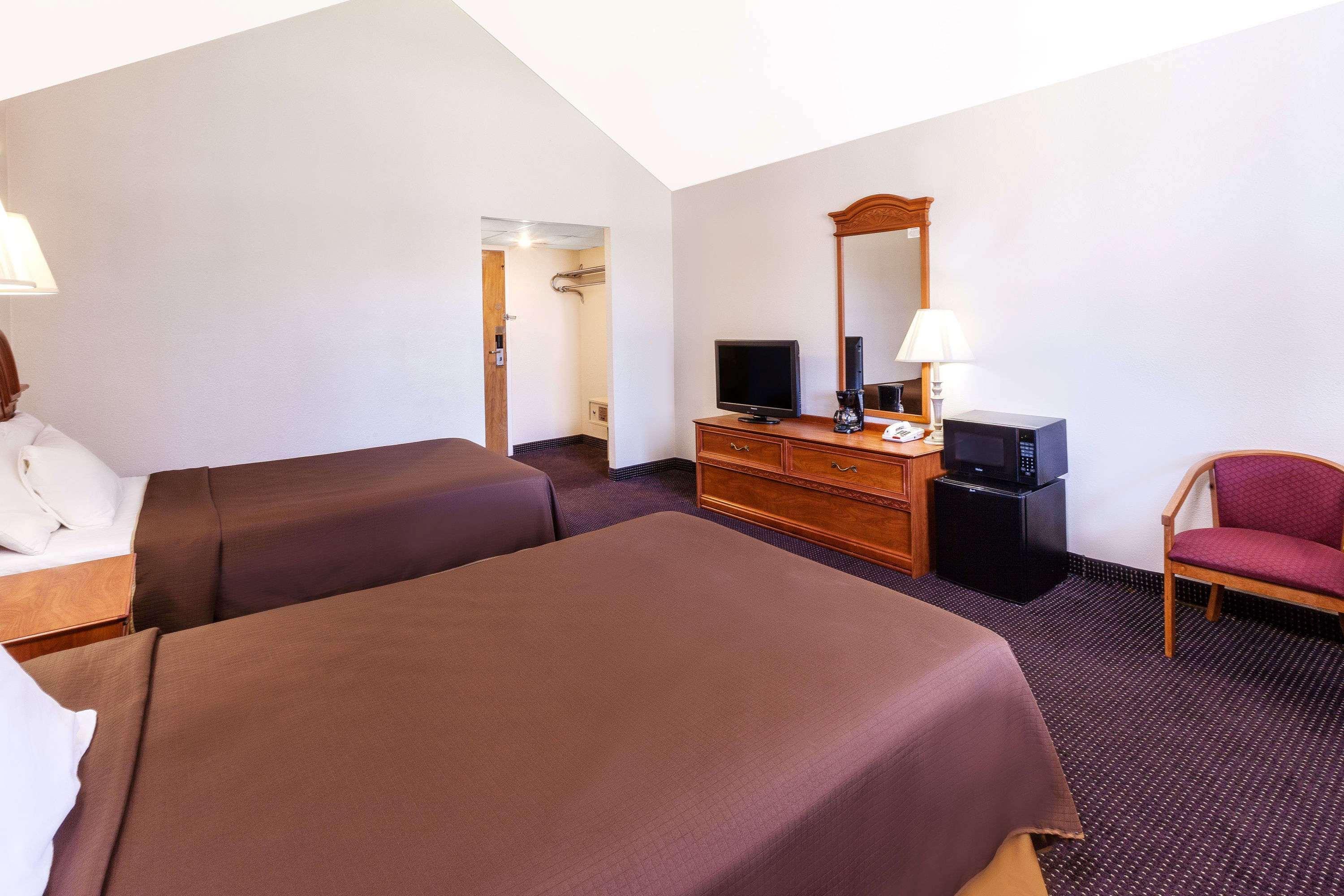 Travelodge By Wyndham Jackson Bagian luar foto