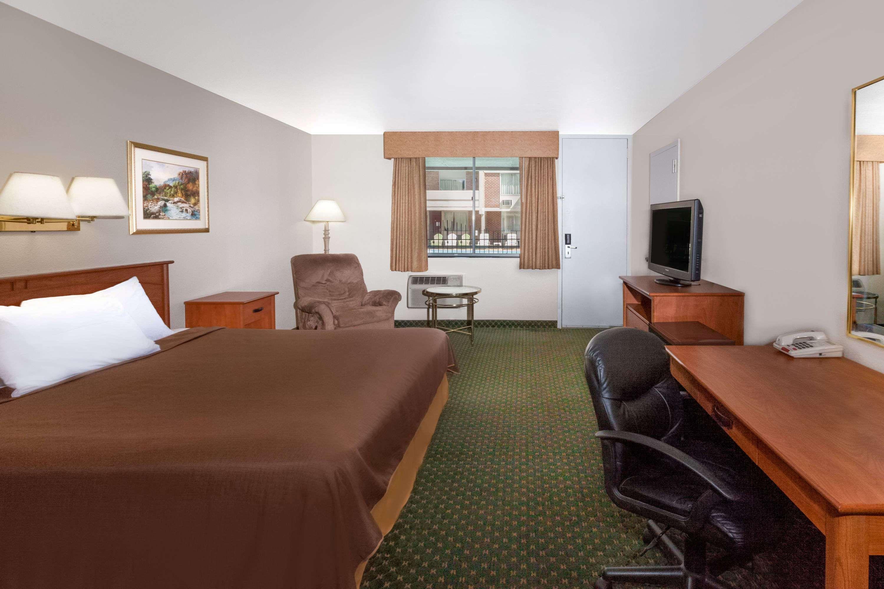 Travelodge By Wyndham Jackson Bagian luar foto